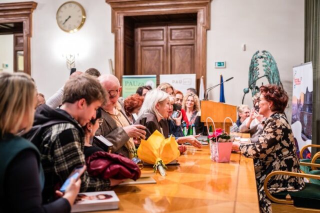 wiecej-niz-pierwsza-dama-013