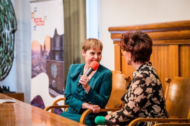 wiecej-niz-pierwsza-dama-02